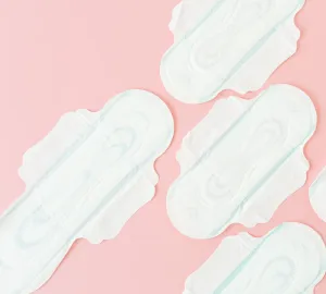 Dlaczego antyperspiranty brudzą, a nawet przebarwiają ubrania?